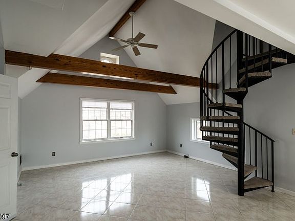 4th image of 666 Franklin Ave Floor 1