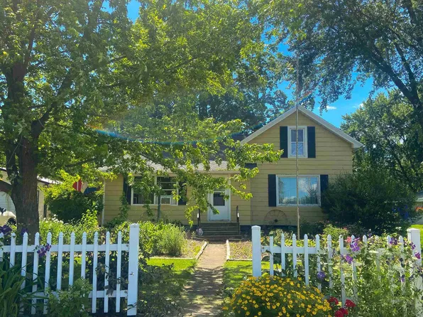 N9586 Van Dyne Rd, Van Dyne, WI 54979