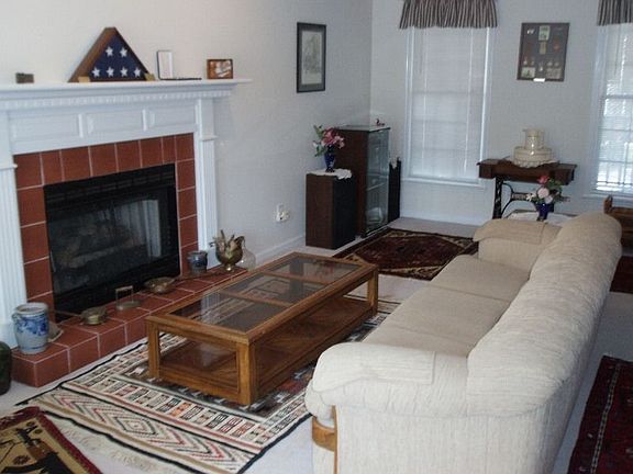 FORMAL LIVING ROOM