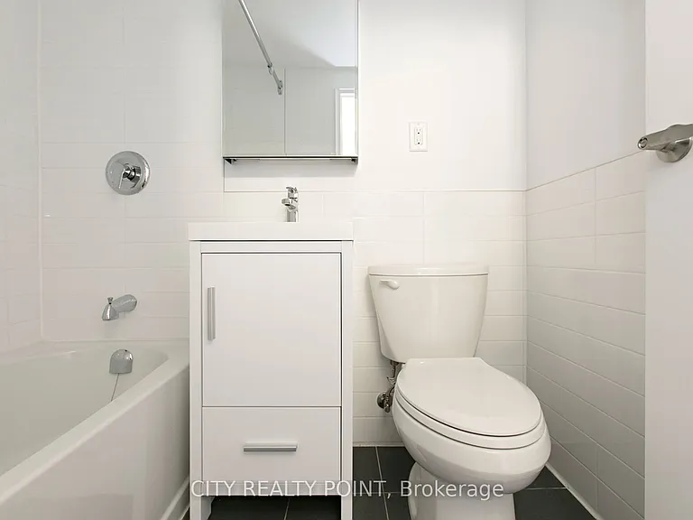 276 Saint George St #903 — Photo 4