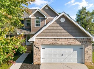4407 Foothills Dr, Knoxville, TN 37938