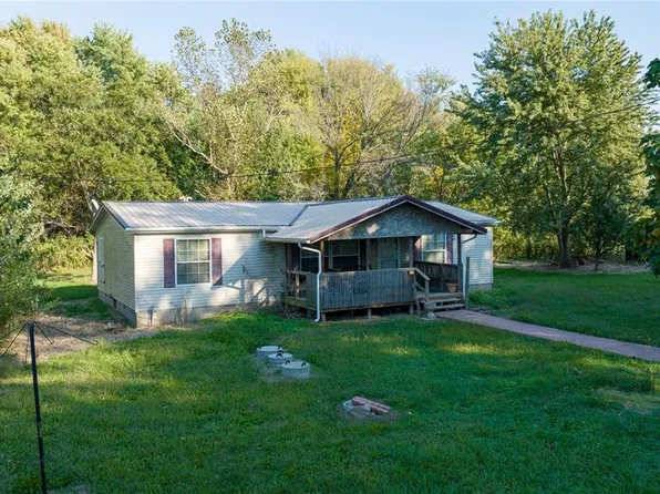 10970 Cordum Ave, Gillespie, IL 62033