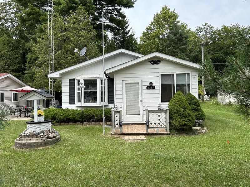 6387 Brookside Dr, Deckerville, MI 48427 Zillow
