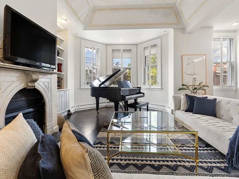 230 Marlborough St #4 — Photo 9