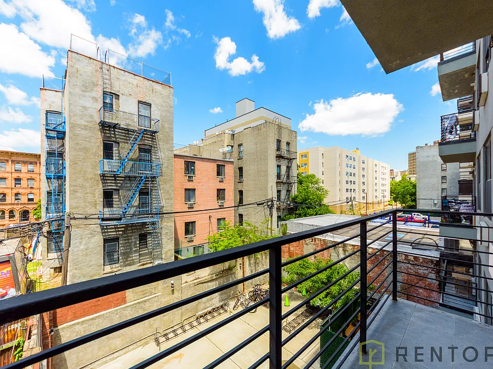 855 De Kalb Ave #3B
