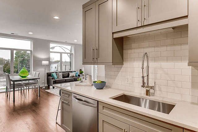 5 N Oakley Blvd APT 305, Chicago, IL 60612 | Zillow