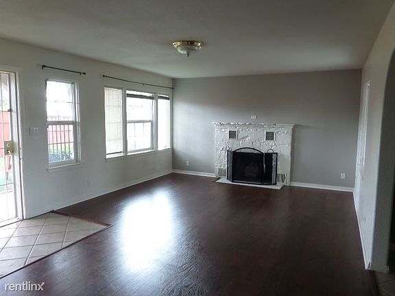 5th image of 983 Garden St