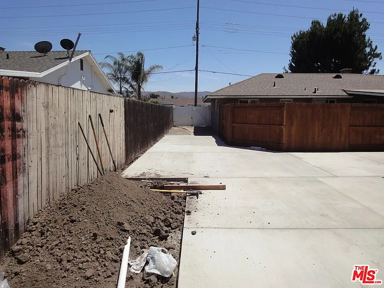 1151 Royal Ave — Photo 17