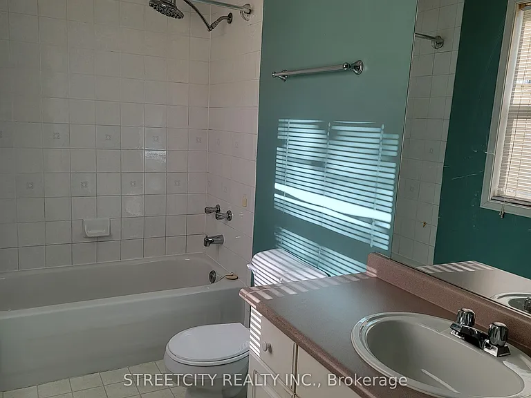 15 Sandra Rd — Photo 4