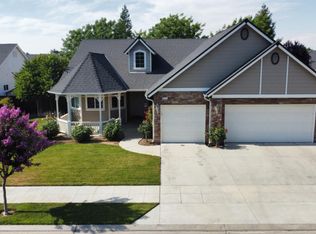 511 W Everglade Ave, Clovis, CA