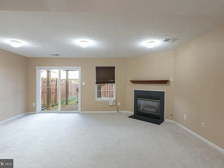 2424 Wheat Meadow Cir #2424 — Photo 29