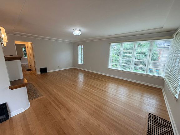 4th image of 1717 SE 31st Ave