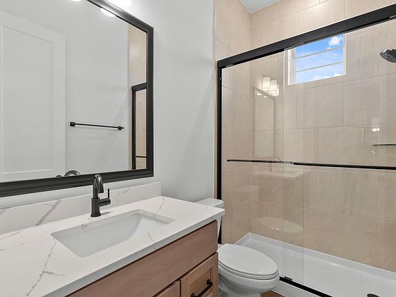 3rd image of 407 Blue River Trl