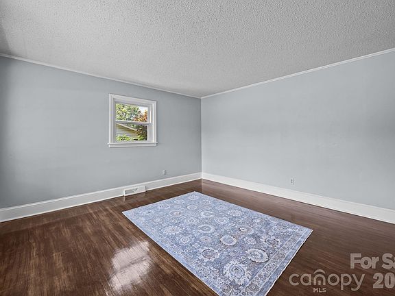 5th image of 3422 Dublin Rd