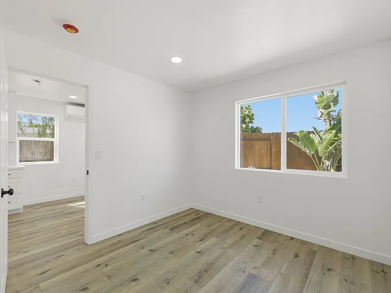 Combe Way Commons — Photo 68