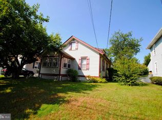 317 Maple Ave, Delanco, NJ 08075