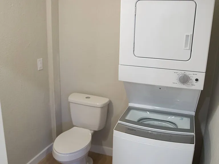 4052 Cornelius Ave — Photo 6