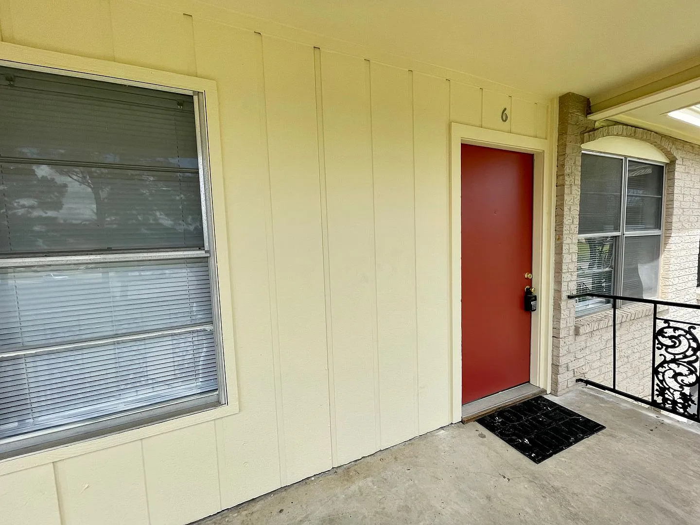 Alpine Circle Condominiums — Photo 2