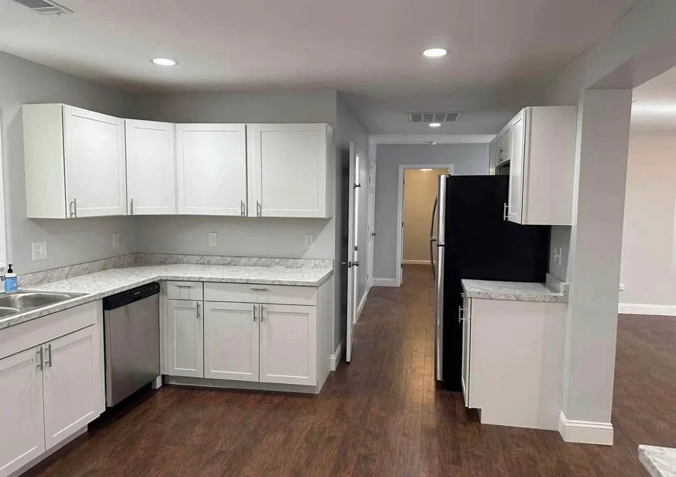 4 bed, $2,350 — Photo 4