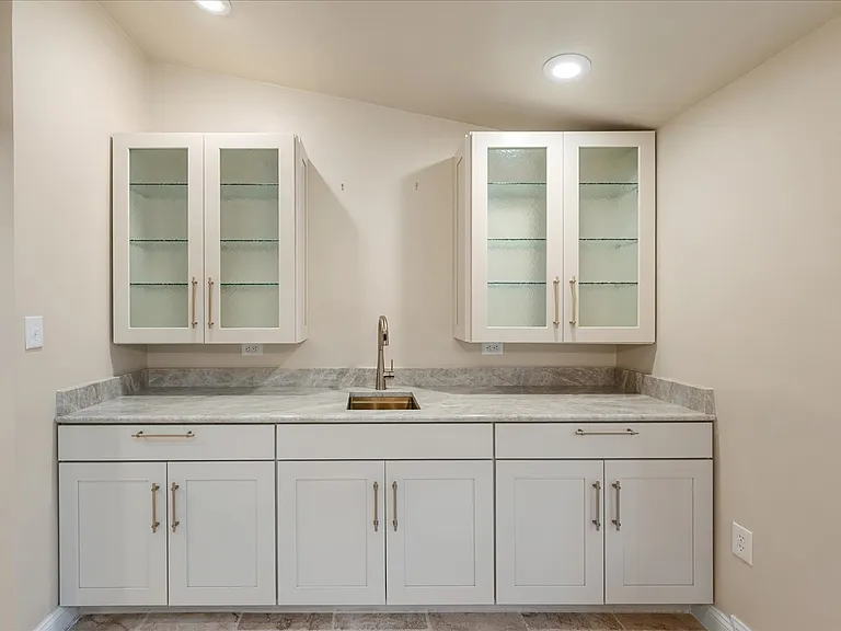 9036 Jeffery Rd — Photo 22