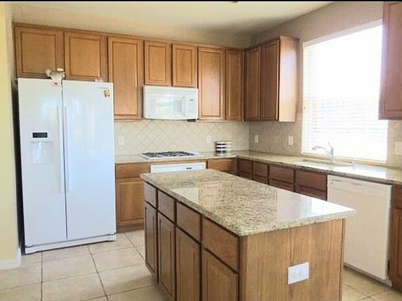 4th image of 2902 Cedar Wood Dr