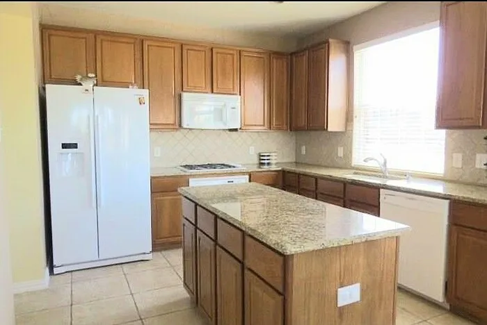 2902 Cedar Wood Dr — Photo 4