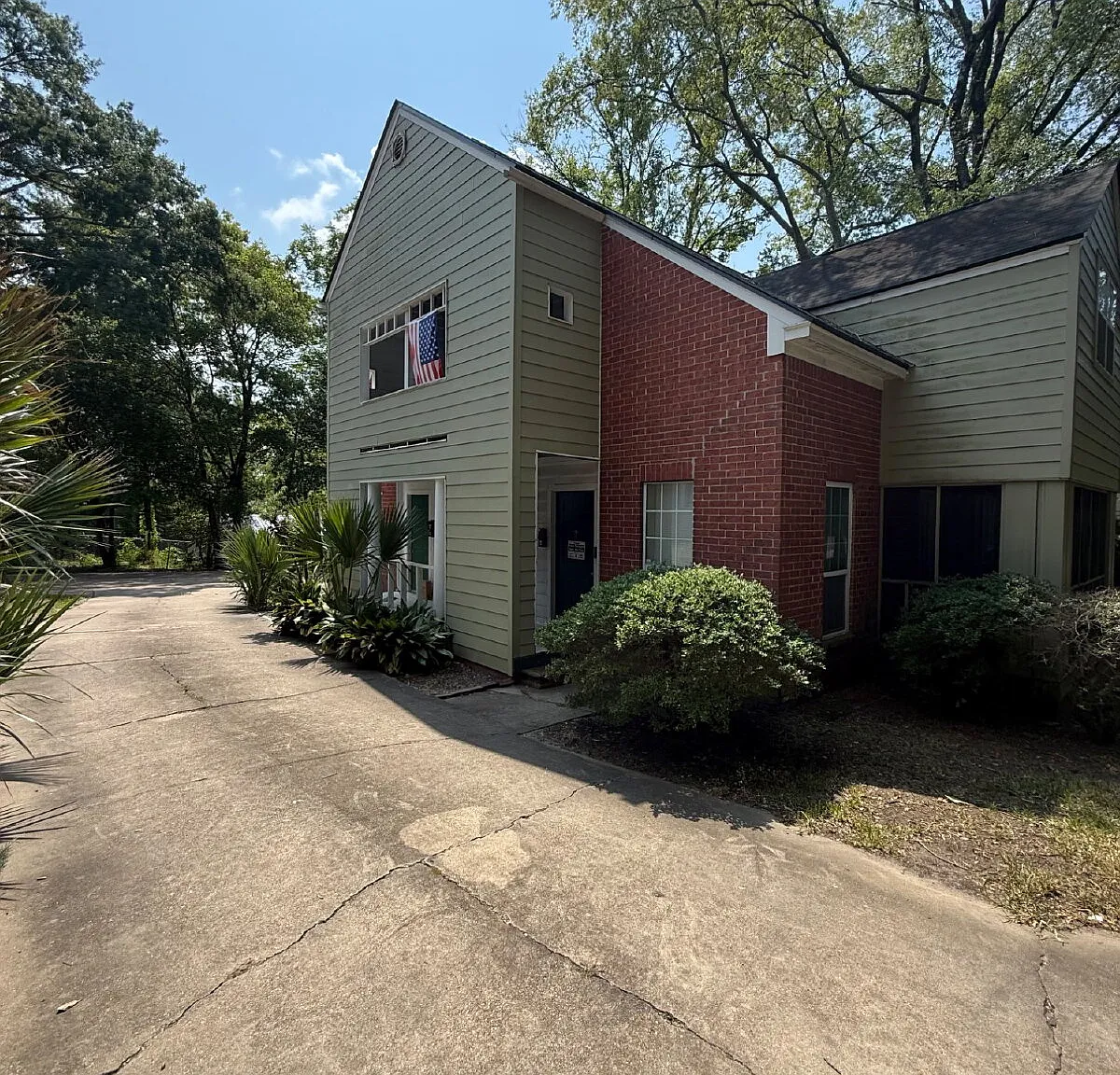 2 bed, 1.0 bath, $1,075 — Photo 4