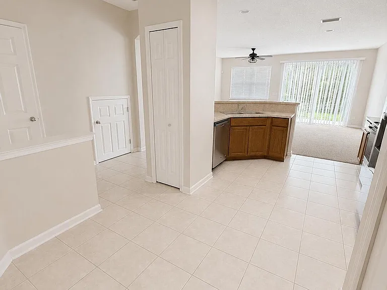 3945 Buckthorne Dr #3 — Photo 6