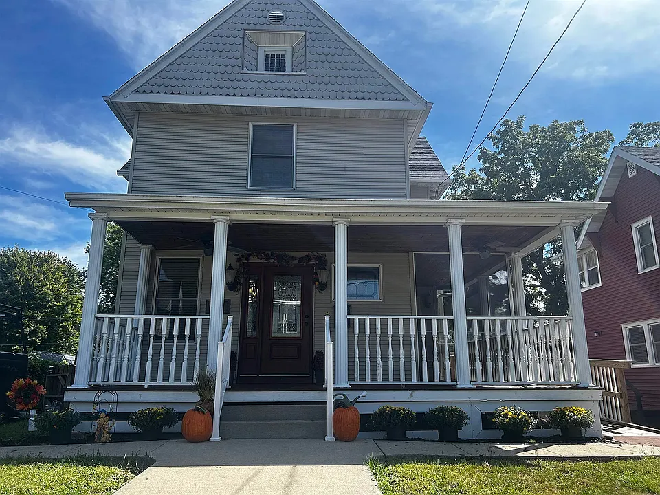82 Alpine St