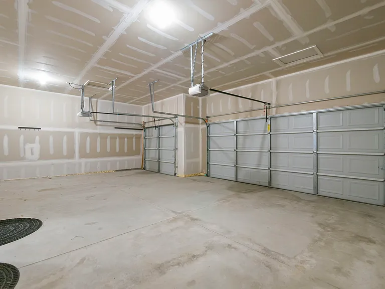 63770 Dequindre Rd — Photo 33