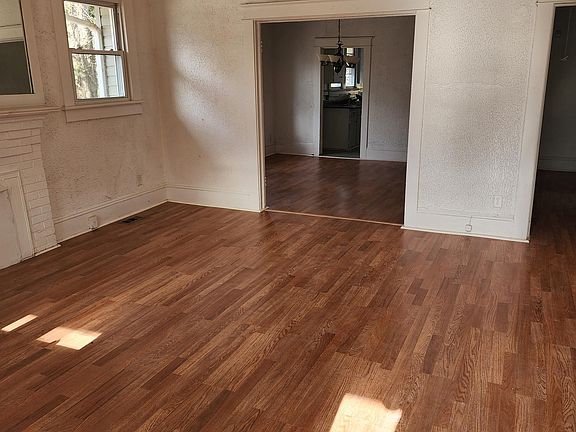 3rd image of 403 Caulder Ave