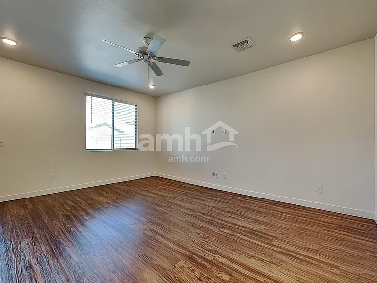 4206 S 105th Dr — Photo 6