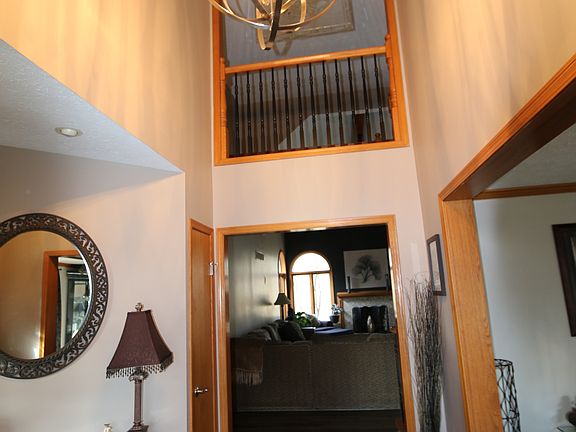 3rd image of 6656 Beechwood Dr