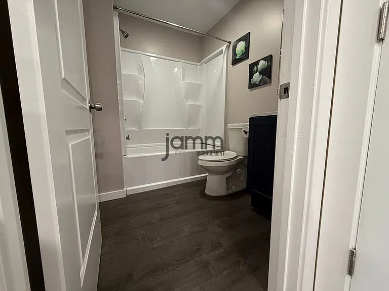 1335 W 69th St #3 — Photo 4