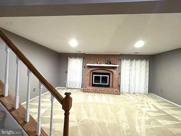 5th image of 10542 Reeds Landing Cir