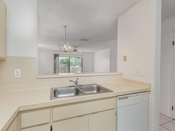 5th image of 146 McNeela Dr #146