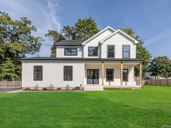 N/C Pleasant Lot 1 Avenue, Centereach, NY 11720