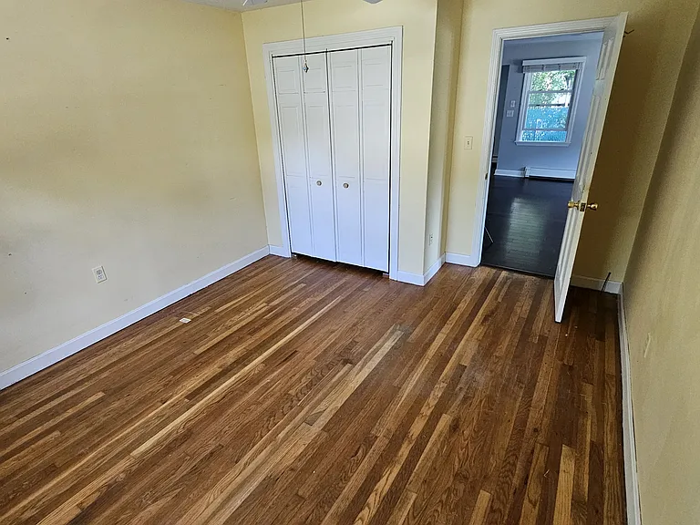 13 Otis St — Photo 7