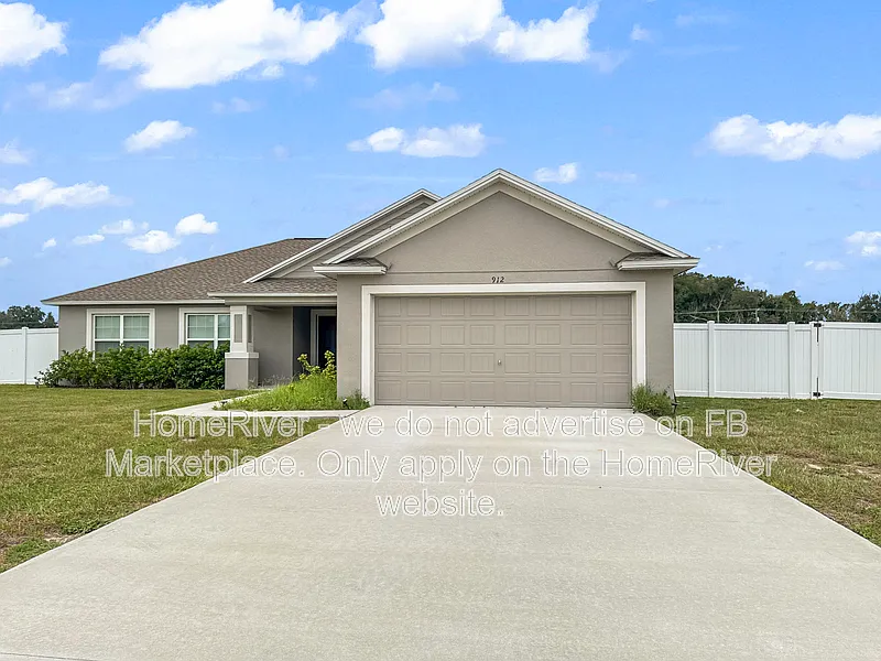 912 Lochland Loop