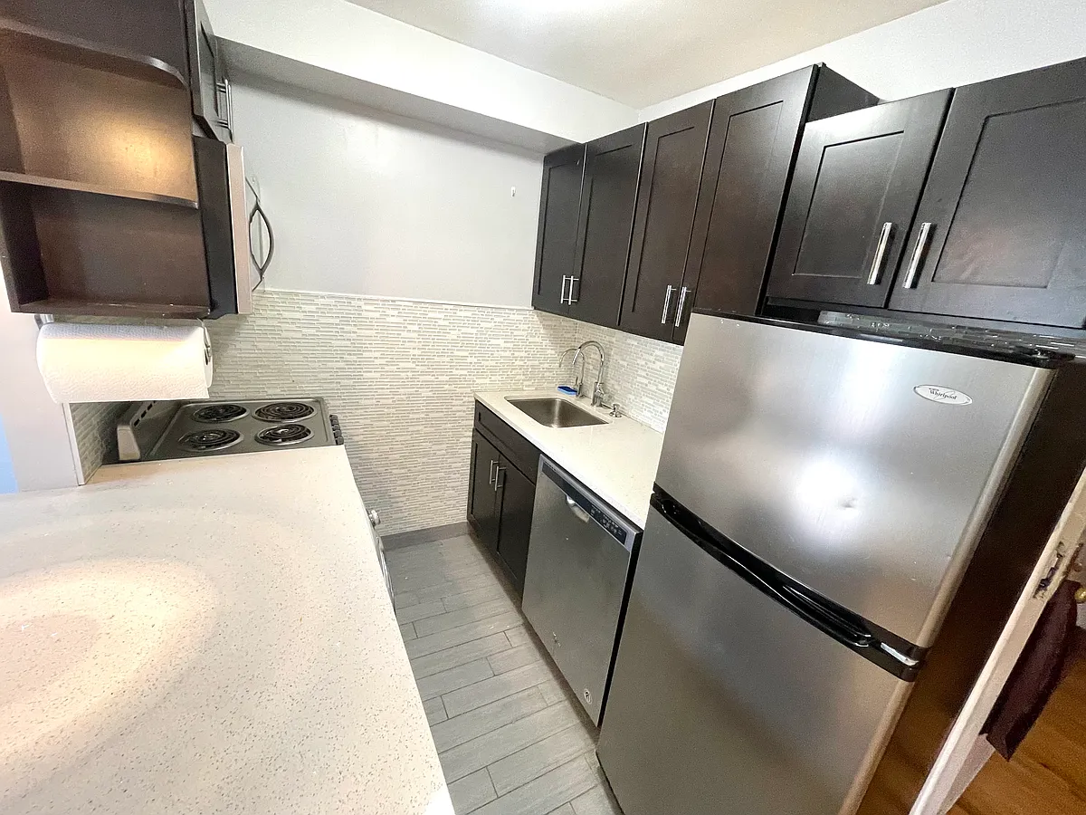 Building Photo - 21-22 29th St #3F