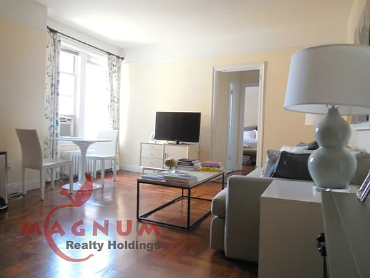 Rented by Magnum Realty Holdings, LLC | media 19