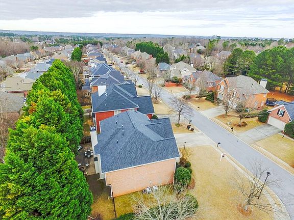 4th image of 3360 Highcroft Cir