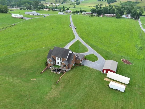32029 Hillman Hwy, Glade Spring, VA 24340