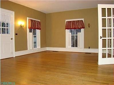 3rd image of 107 E Burgess St