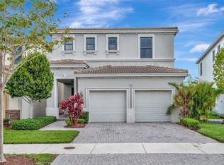771 NE 191st Ter, Miami, FL 33179