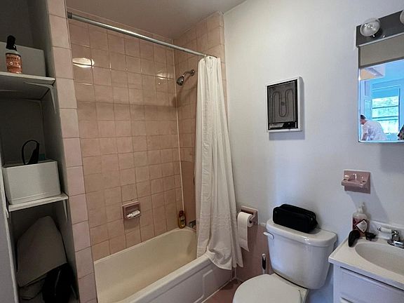 5th image of 203 Chrystie St APT 2B