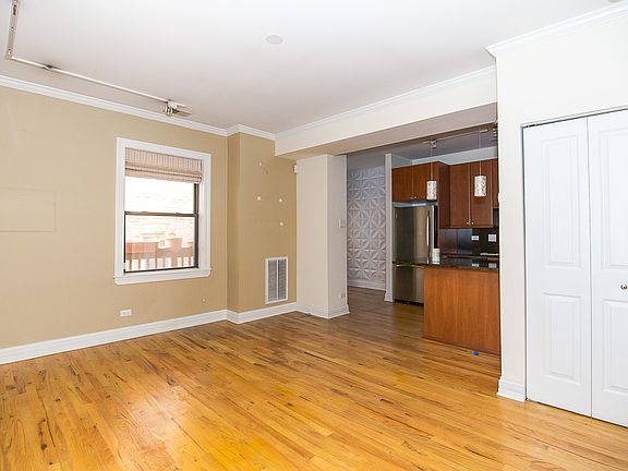 3rd image of 622 W Roscoe St #624-1C