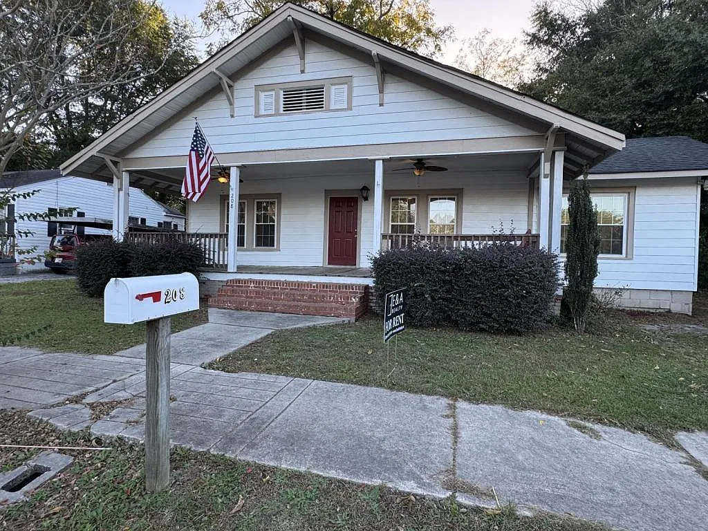 208 S Dargan St — Photo 4