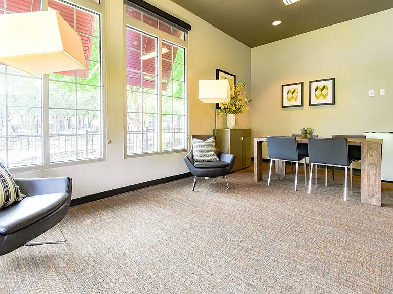 Riverset Apartments — Photo 38