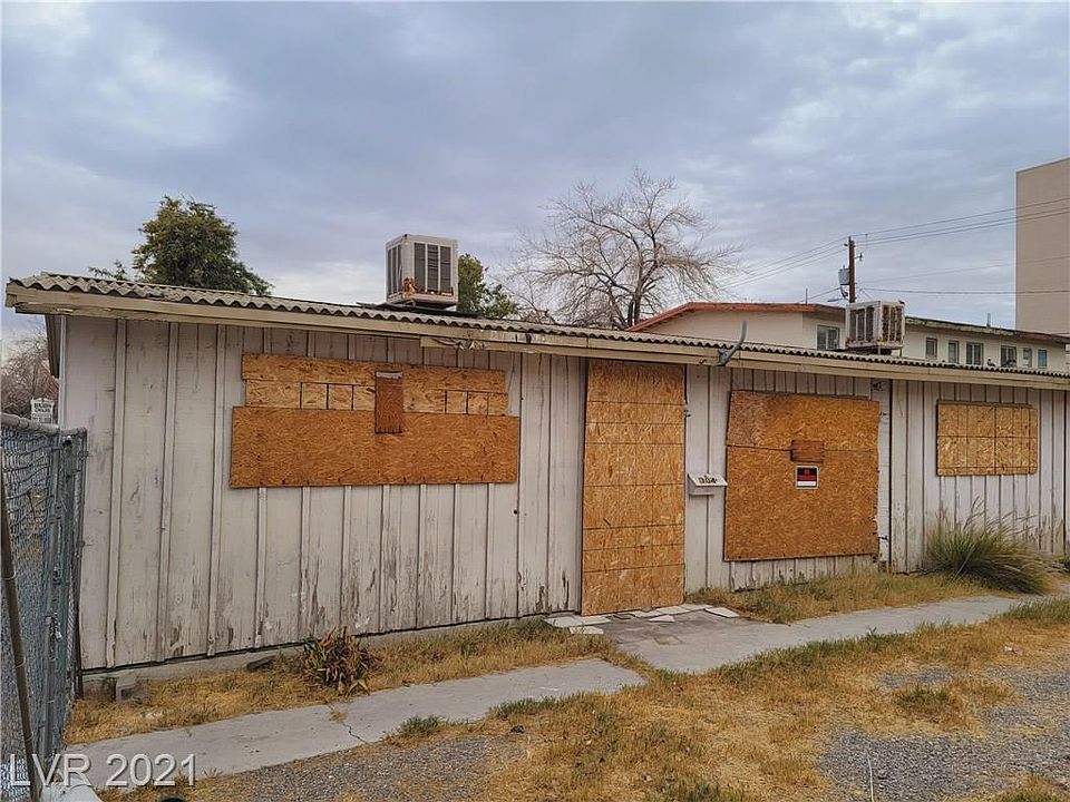 1st image of 304 S Maryland Pkwy